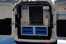 01_Allestimento speciale Doblò con cassettiera sottopianale doppia altezza 