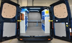 01_Allestimento su Ford Custom per serramentista con mobili e accessori Syncro