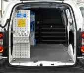 01_Berlingo con allestimento Syncro Ultra solo su una parete
