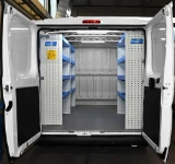 01_Fiat Ducato l1h1 con ripiani bassi Syncro Ultra su entrambi i lati 
