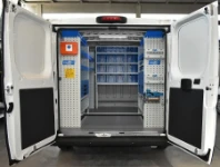 01_Movano Opel 2022 con barre fermacarico Syncro 
