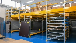 01_Zona magazzino concessionaria Syncro System Reggio Emilia 