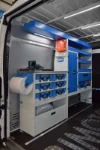 02_Angolo officina con banco di lavoro su Ducato per assistenza motori diesel