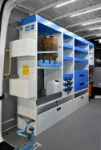 02_Crafter con vasca stagna in inox, portavaligette e ripiani speciali