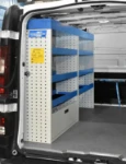 02_Parate sinistra NV300 con ripiani configurabili e vano a terra con antina