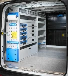 02_Parete sinistra con modulo di arredo in alluminio su Maxus Deliver7