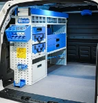 02_Parete sinistra ID Buzz con cassetti, ripiani, fermavaligie, accessori e cablaggio