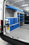 02_Parete sinistra Transit con area di lavoro e contenitori vari Syncro