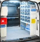 03_Contenitori trasparenti su Ford Connect per idraulico 