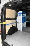 03_Parete destra Custom Ford con portamorsa, contenitori trasparenti, cassetti e scaffali
