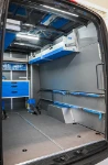 03_Parete destra di Sprinter con sistemi di bloccaggio e pensile apicale