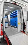 03_Parete destra Sprinter con scaffali e cassetti metallici Syncro 