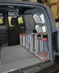 03_Sistemi di bloccaggio del carico su Kangoo allestito da Syncro System