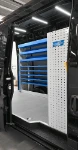 04_Dalla porta scorrevole di Daily, allestimento Syncro per installazione cucine