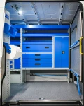 04_Dettaglio allestimento Syncro su Crafter dalla porta scorrevole 