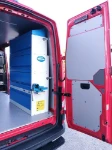 05_Scaffali con antina di chiusura a bordo di Crafter VW
