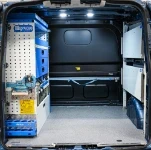 11_Custom per impresa edile con ripiani chiusi (2)