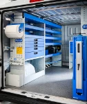 22_Fiat Ducato: parete sinistra con fermavaligie, cassetti, scaffali ed Ecoflow (2) 