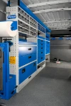 22_Parete sinistra Iveco Daily con arredo a tutta parete e portamorsa basculante (2)