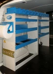 Modulo sinistro dell'allestimento Syncro Ultra nel NV250, con pannello portautensili e portarotoli