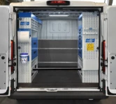 Allestimento del furgone con barre fermacarico Syncro System