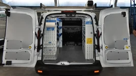Rivestimento interno con pianale e pannellatura per NV250