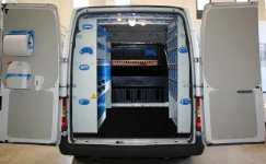 Rivestimento interno con pianale e pannellatura per NV250