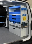Modulo scaffalato Syncro Ultra nel NV250 con pannello portautensili e cassetti