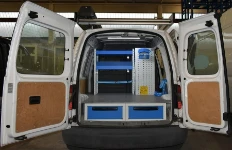 ALLESTIMENTO FURGONE OFFICINA VOLKSWAGEN CADDY 2003 L1 01a