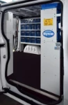 Allestimento NV300 tramite porta laterale