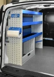 Modulo sinistro dell'allestimento Syncro Ultra nel NV250, con pannello portautensili e portarotoli