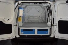 Vista d'insieme dell'allestimento Syncro Ultra nel vano di carico del NV250