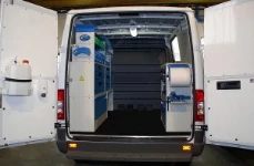 ARREDAMENTO FURGONE OFFICINA SU MERCEDES SPRINTER  1996 L1 H1 06a