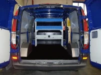 ARREDAMENTO FURGONE OFFICINA SU MERCEDES VITO 2004  L2 H1 05a