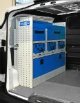 Modulo Syncro Ultra nel NV250 con cassetta di pronto soccorso e supporto per attrezzo