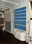 Modulo scaffalato Syncro Ultra nel NV250 con pannello portautensili e cassetti