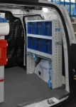 Modulo destro dell'allestimento Syncro Ultra nel NV250, con pannello portautensili e cassettiera