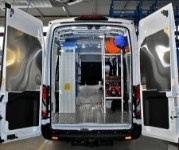Attrezzatura camion officina su Transit Jumbo
