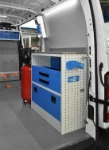 Banco di lavoro con copertura in acciaio inox su furgone allestito 