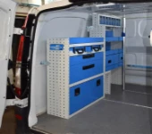 Barre fermacarico installate nel furgone allestito