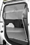Berlingo Citroen con rivestimento interno in legno e lamiera