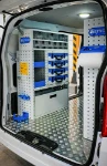 Scaffali, cassetti trasparenti e valige lato sinistro BYD ETP3