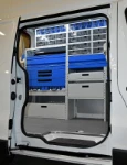 Cassetti metallici e trasparenti su Opel Vivaro per installatore sistemi di riscaldamento e raffrescamento