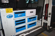 Cassettiera per laboratorio mobile per veterinari
