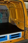 Cassettiere sottopianale nel Ford Connect