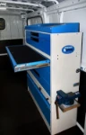 Cassetto con scrittoio integrato su furgone per idraulici