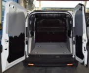 Fiat Doblò con pianale gommato e pannelli interni