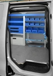 Vista dal portellone laterale del NV250 con il modulo Syncro Ultra e la barra fermacarico