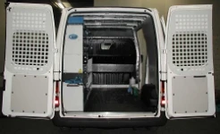 Vista d'insieme dell'allestimento Syncro Ultra nel vano di carico del NV250