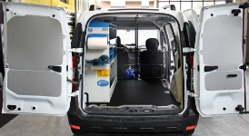 FOTO ARREDAMENTI VEICOLI COMMERCIALI SU RENAULT EXPRESS 08a